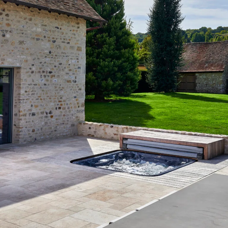 Installer un spa enterré