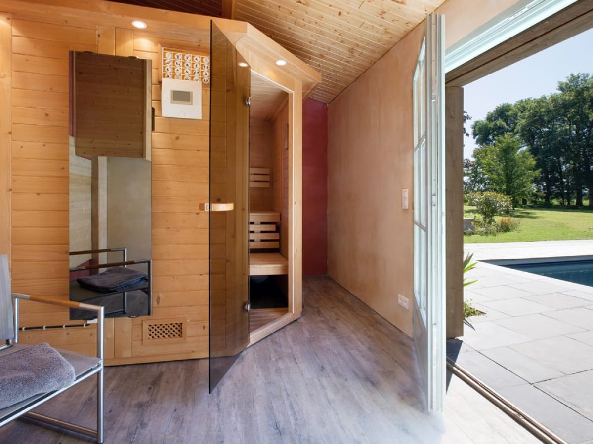 Confiez l'agencement de vos saunas et hammams à Hénocque Piscines et Spas