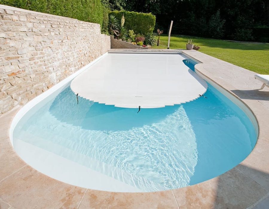 Comment bien choisir le volet roulant pour la piscine ?