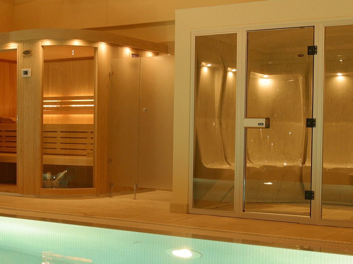 Confiez l'agencement de vos saunas et hammams à Hénocque Piscines et Spas