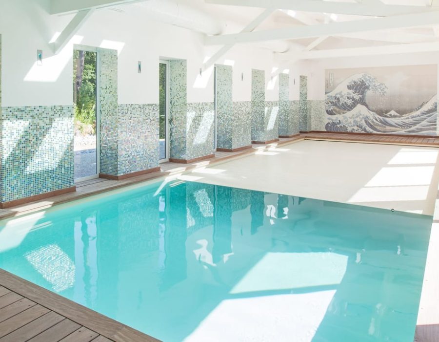 Comment bien choisir le volet roulant pour la piscine ?