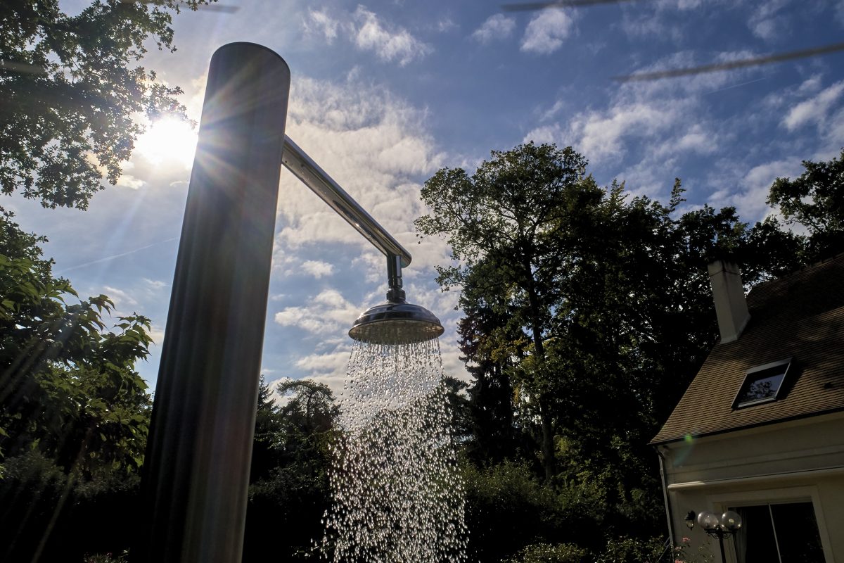 Douche extérieure en inox