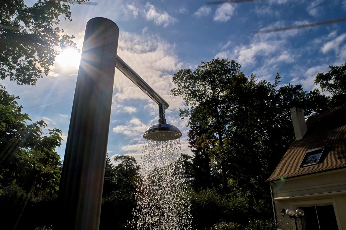 Douche extérieure en inox
