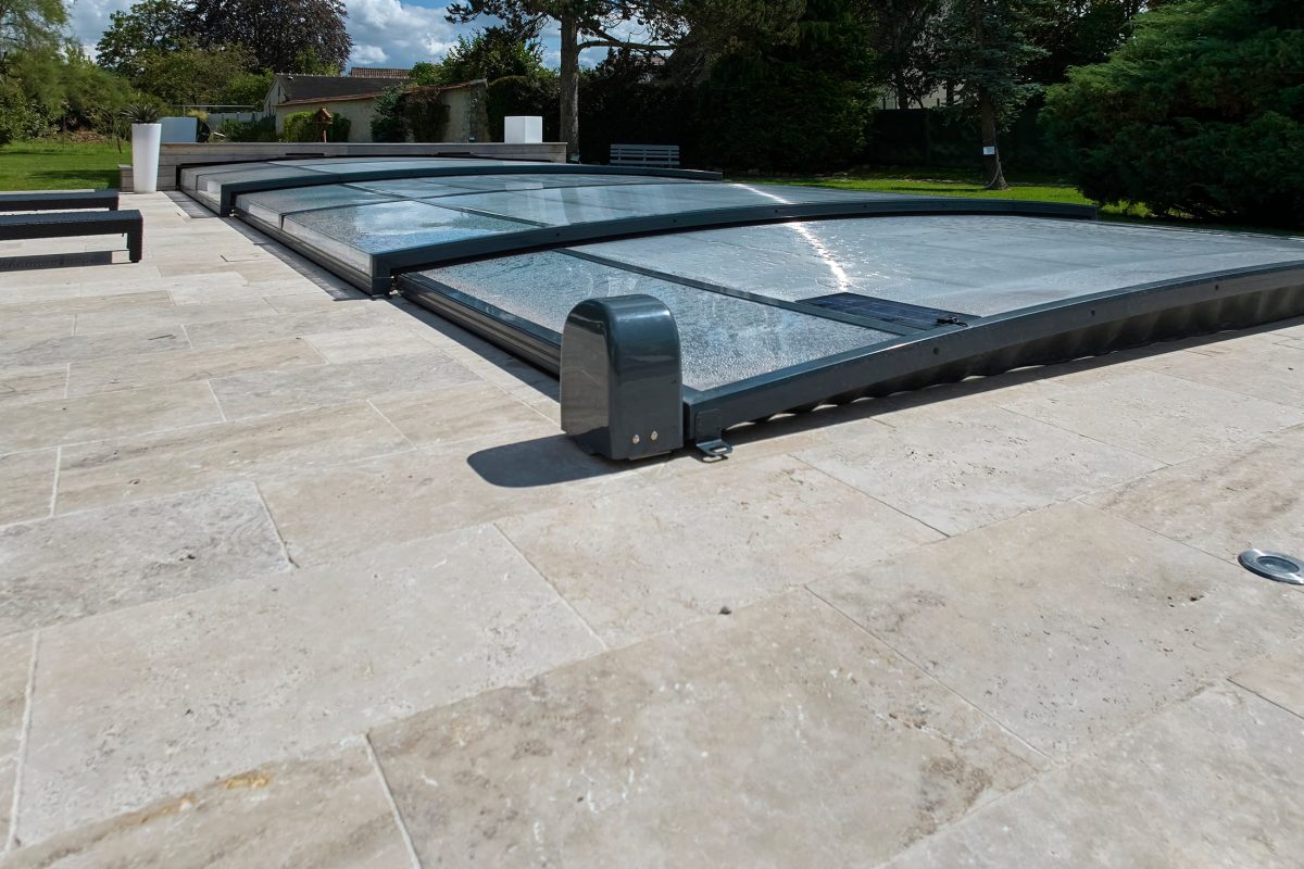 Motorisation solaire d'un abri extra-plat concept Outdoor