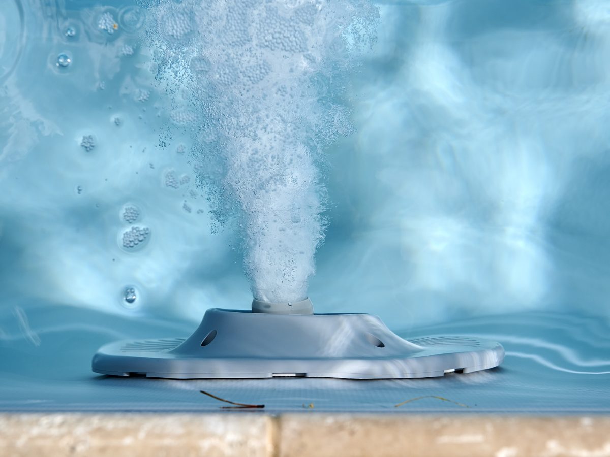 Système de nage à contre courant pour piscine sportive