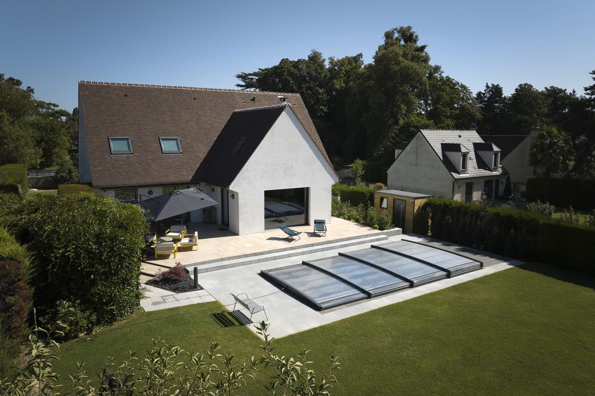 Piscine de 8x4m avec abris plat télescopique